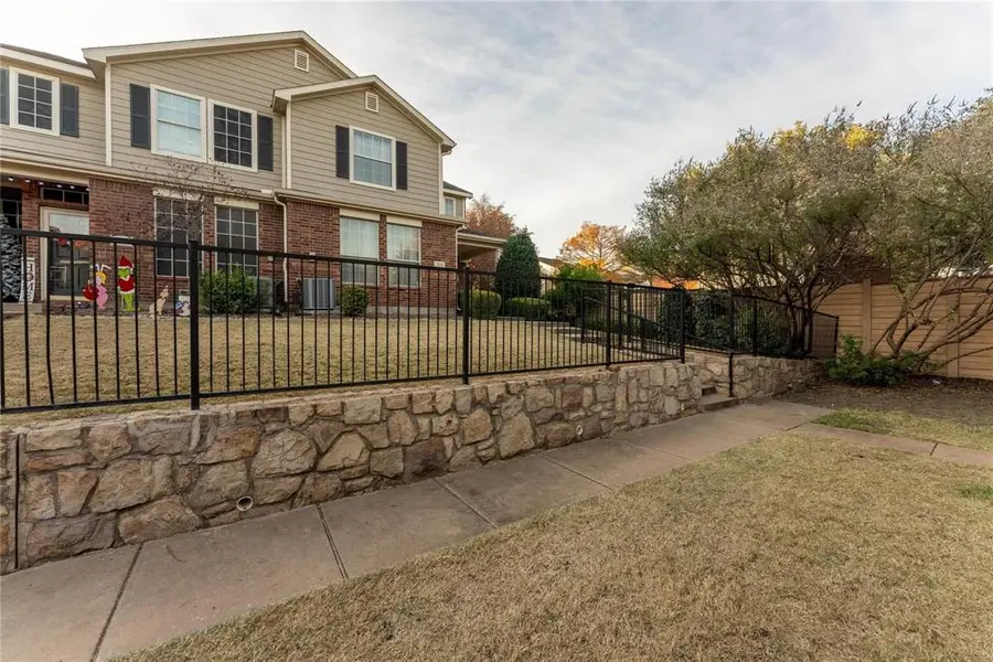 2252 Stoneleigh Place, Mckinney, TX 75071