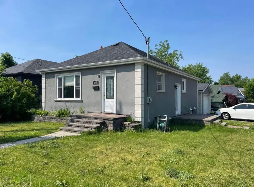 685 Armour RD #Upper, Peterborough, ON K9H 1Z5