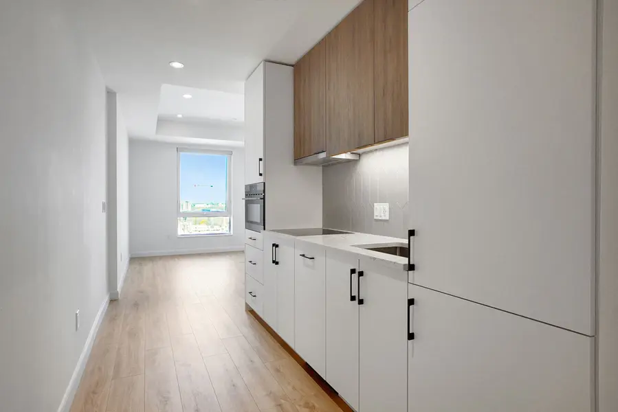 741 King ST W #1104, Kitchener, ON N2G 0E9