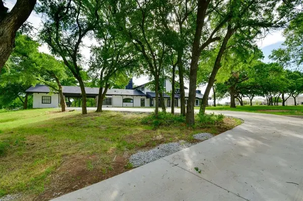11470 Massey Road, Pilot Point, TX 76258