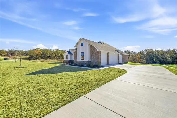 151 Rj Smith Drive, Boyd, TX 76023