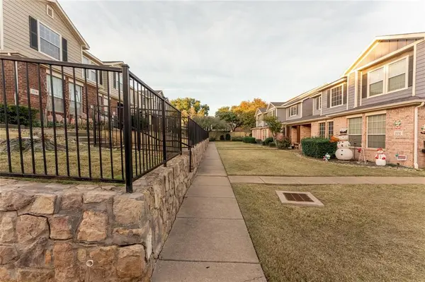 2252 Stoneleigh Place, Mckinney, TX 75071