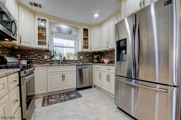 1008 E Grand St, Elizabeth City, NJ 07201