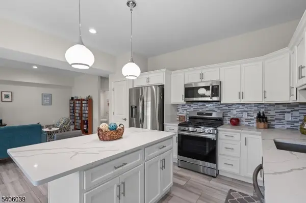 165 Lakeside Rd #8, West Milford Twp., NJ 07421