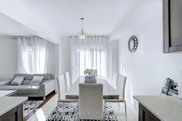 88 Banbrooke CRES, Newmarket, ON L3X 2W9