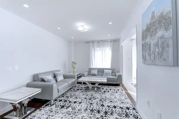 88 Banbrooke CRES, Newmarket, ON L3X 2W9