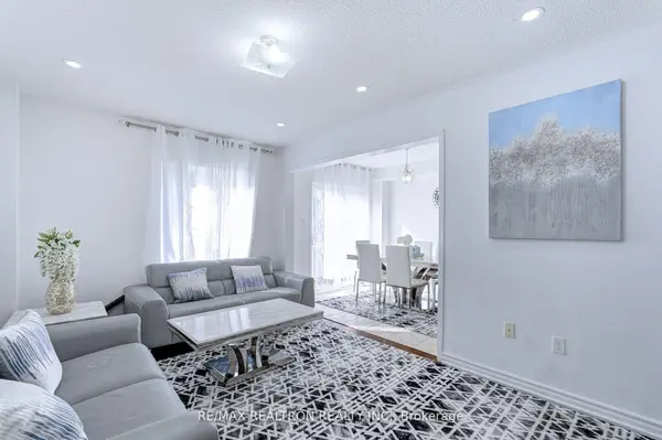 88 Banbrooke CRES, Newmarket, ON L3X 2W9