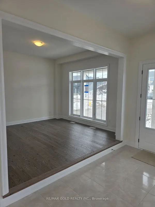 8 Vinnicombe DR, Oro-medonte, ON L0L 2L0