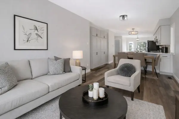 94 Buchanan ST, Barrie, ON L4M 6B7