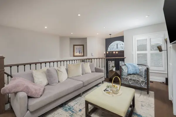 63 Rolling Hills LN, Caledon, ON L7E 1T8