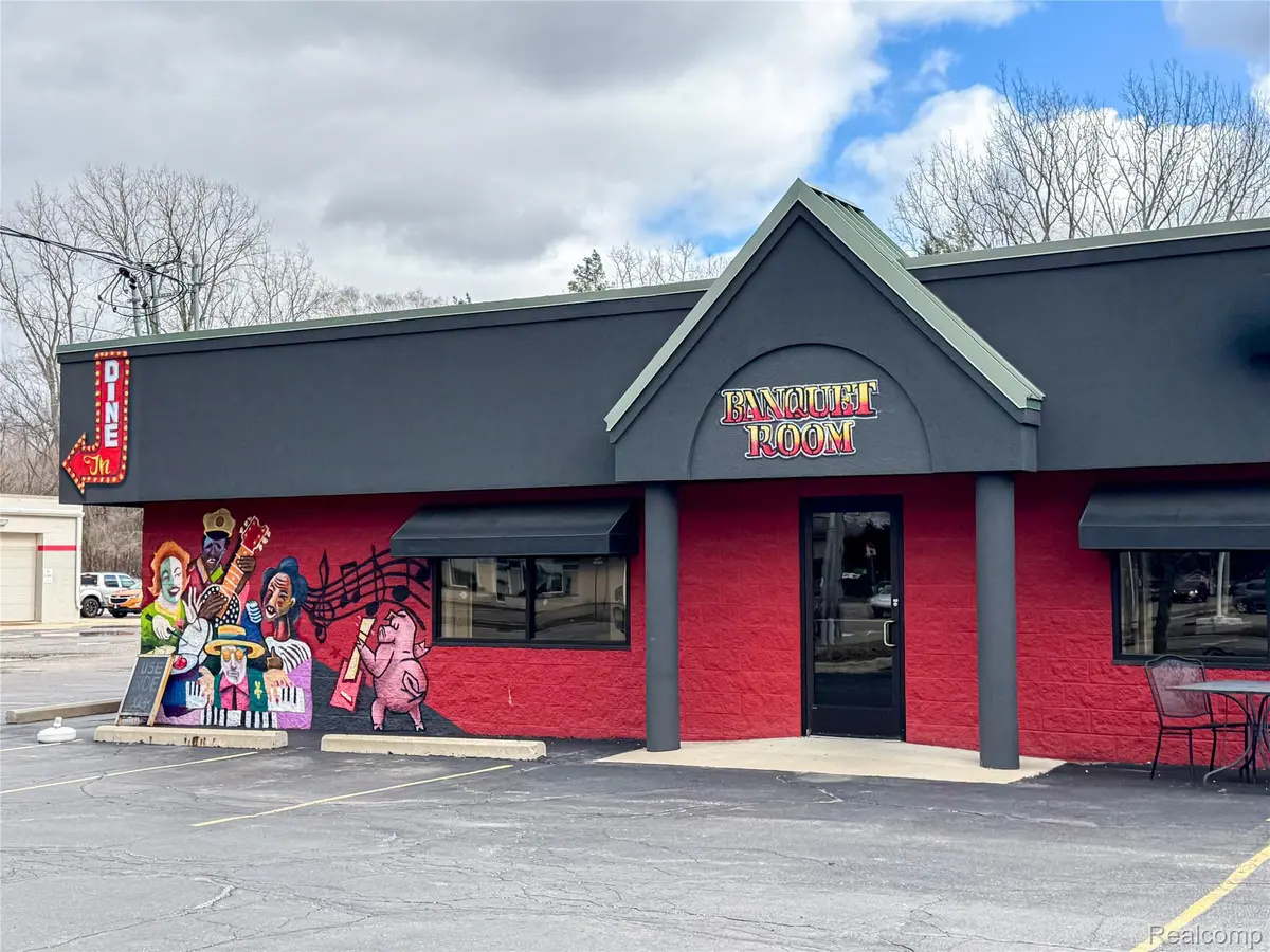 1492 N Leroy ST #Suite B, Fenton, MI 48430