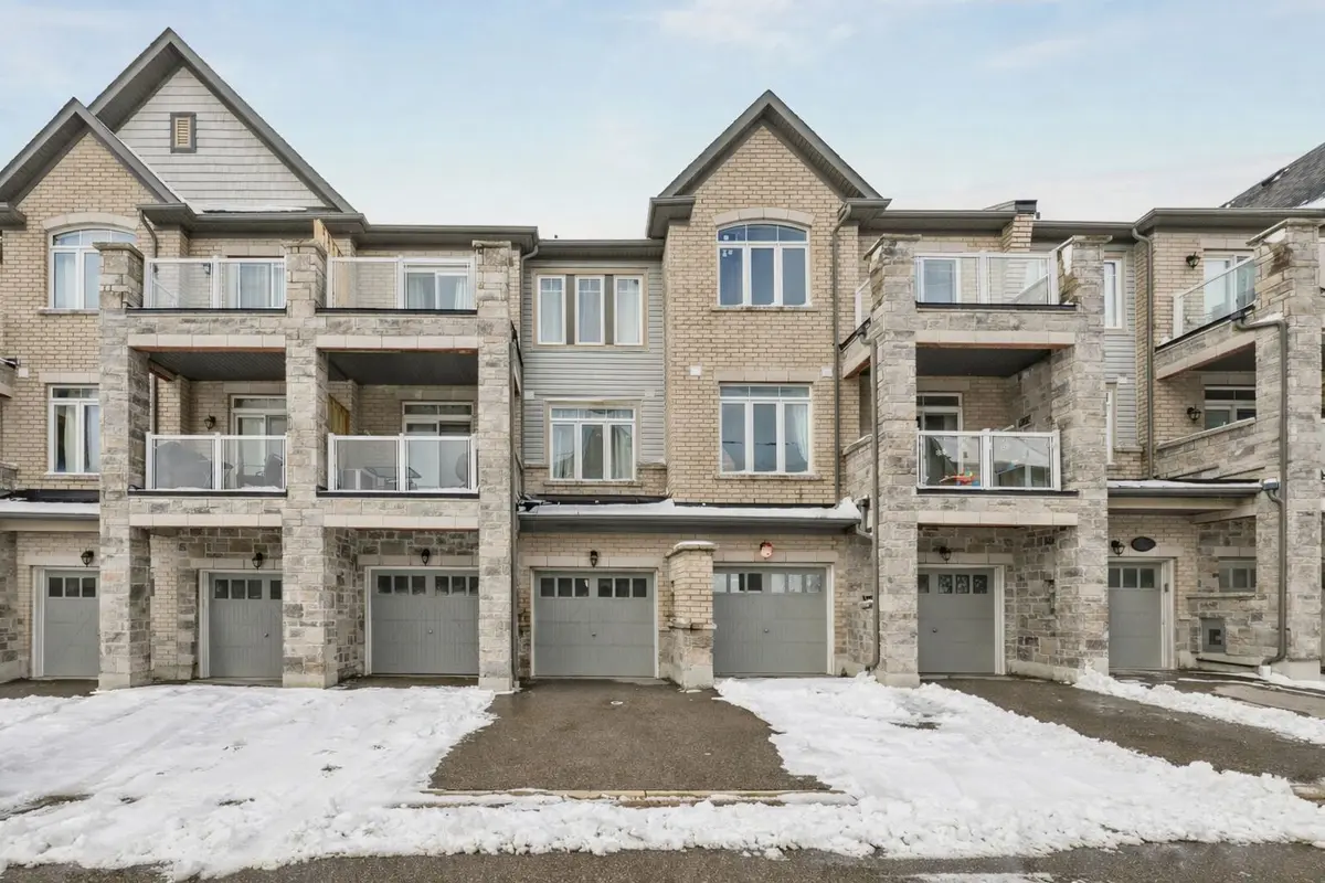 2564 Ladyfern XING, Pickering, ON L1X 0E6