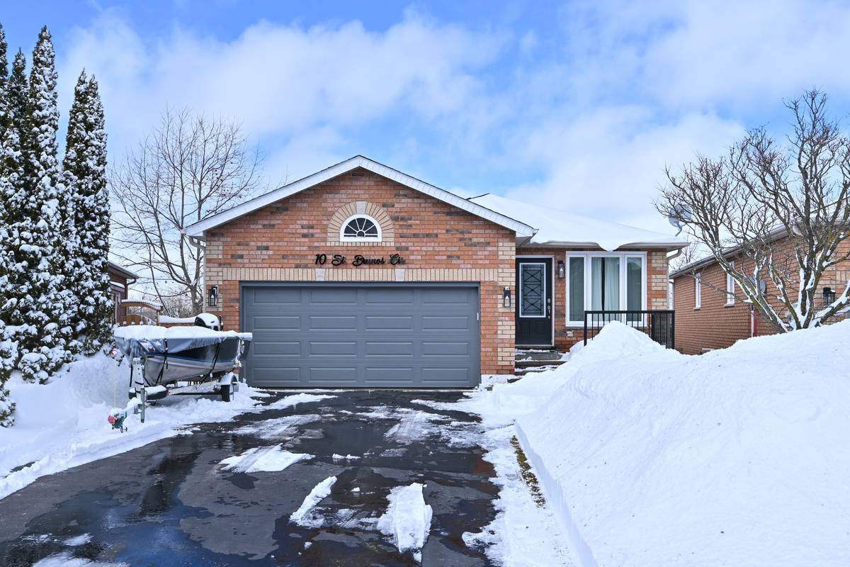 10 St. Bruno's CIR, Barrie, ON L4N 0B9