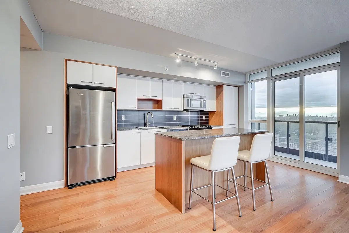 5 Valhalla Inn RD #1910, Toronto W08, ON M9B 0B1