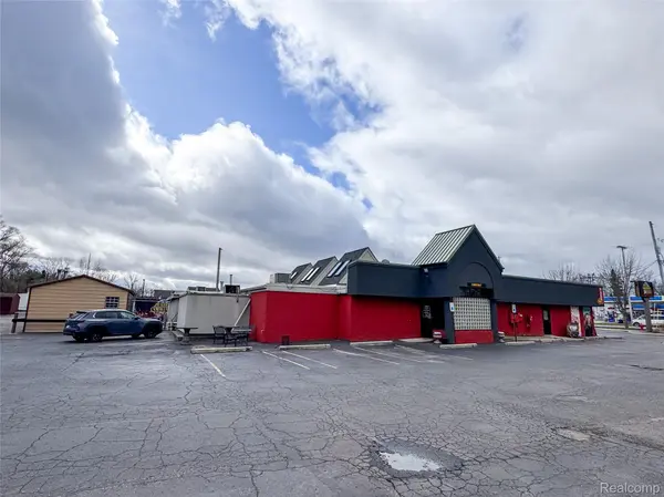 1492 N Leroy ST #Suite B, Fenton, MI 48430