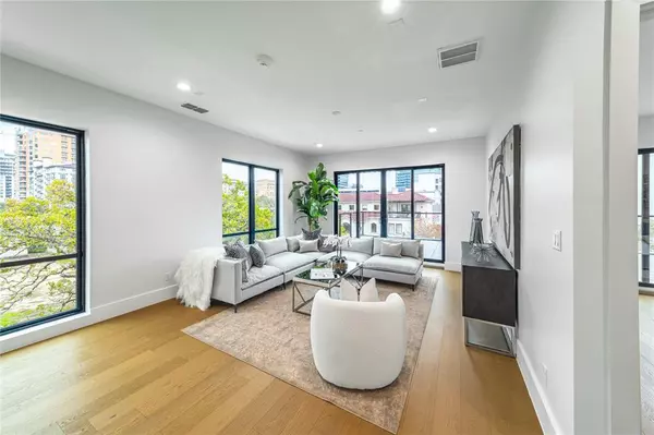 Dallas, TX 75219,3601 Routh Street #4C