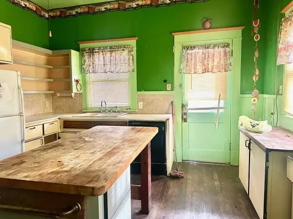 903 4th Street SW, Paris, TX 75460