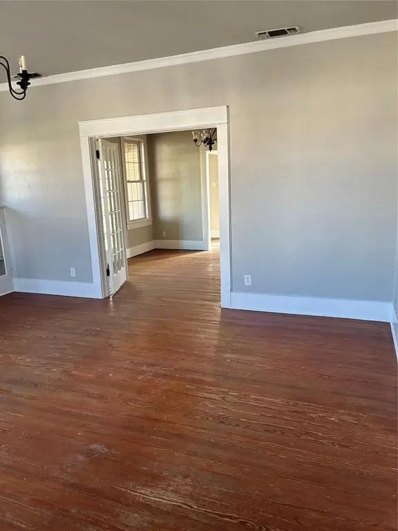 109 S West Street, Bangs, TX 76823