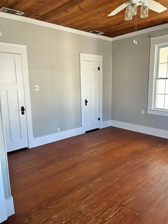 109 S West Street, Bangs, TX 76823