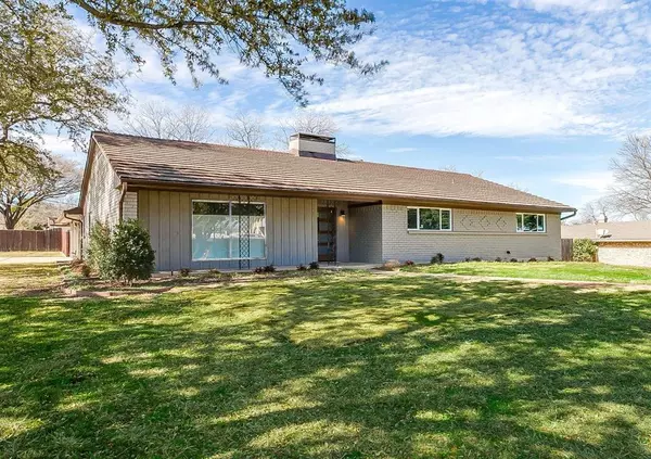 Fort Worth, TX 76116,6940 Bal Lake Drive