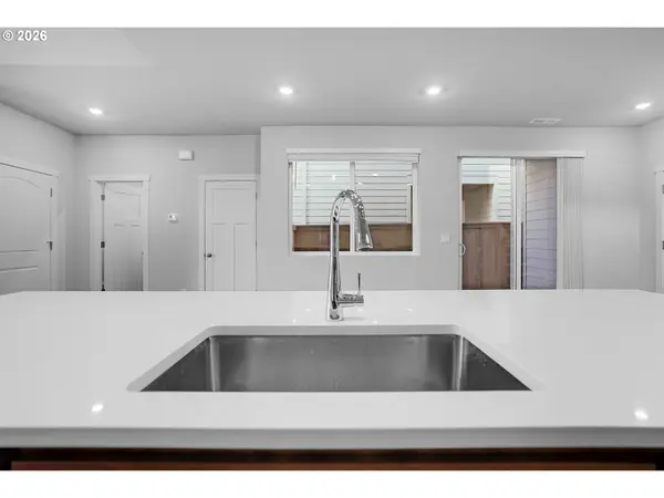 31740 NW BLAKE TER, North Plains, OR 97133