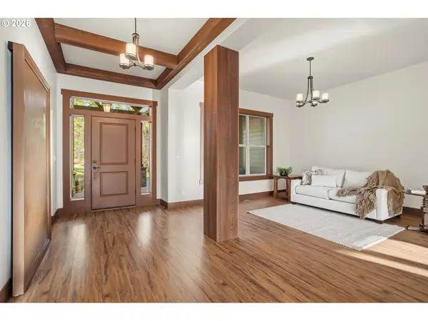 49164 McKenzie HWY, Vida, OR 97488