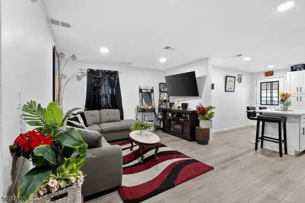 425 East Avenue, Perth Amboy City, NJ 08861