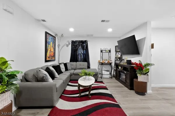 425 East Avenue, Perth Amboy City, NJ 08861