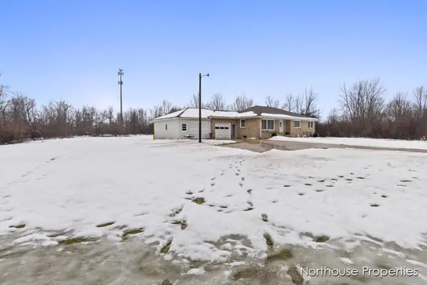 3898-3900 68th ST SE, Gaines Twp, MI 49316