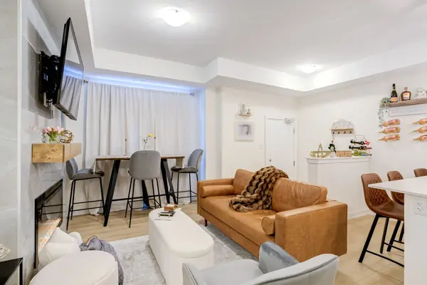 1695 Dersan ST #1413, Pickering, ON L1X 0S9