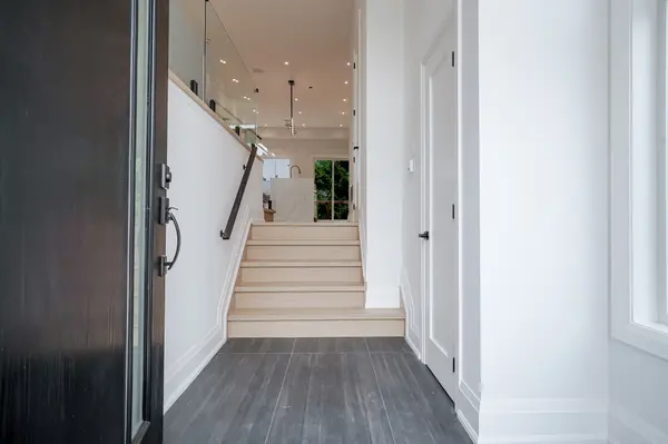 108 Park ST, Toronto E06, ON M1N 2P1