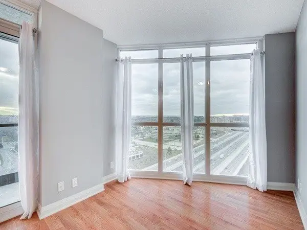 5 Valhalla Inn RD #1910, Toronto W08, ON M9B 0B1