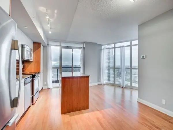 5 Valhalla Inn RD #1910, Toronto W08, ON M9B 0B1