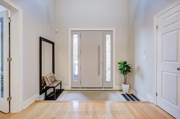 4662 Dundas ST W, Toronto W08, ON M9A 1A6