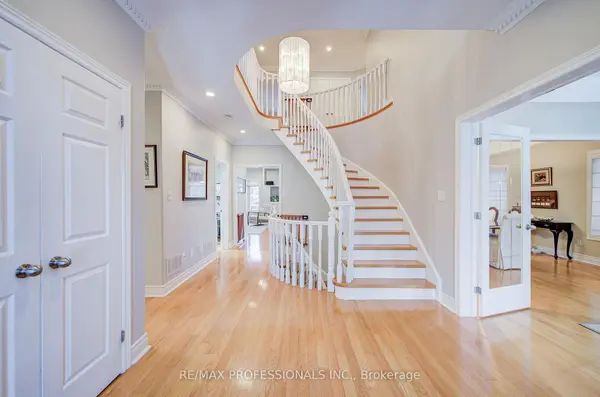 4662 Dundas ST W, Toronto W08, ON M9A 1A6