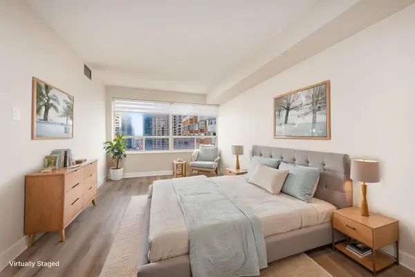 335 WEBB DR #PH104, Mississauga, ON L5B 4A1