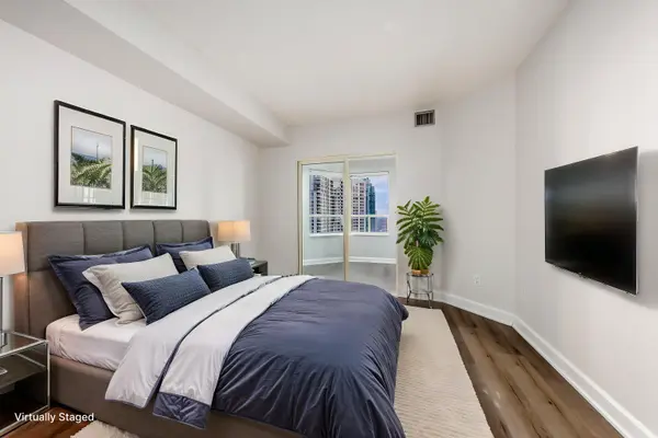 335 WEBB DR #PH104, Mississauga, ON L5B 4A1