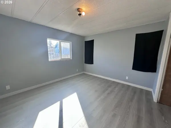 4475 DAISY ST, Springfield, OR 97478