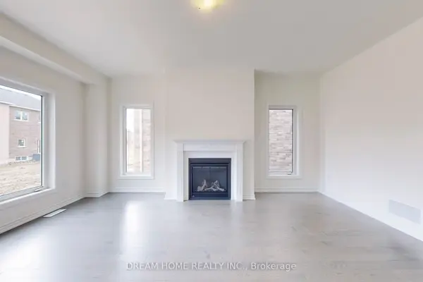 7 Charles White CT, East Gwillimbury, ON L9N 0T7