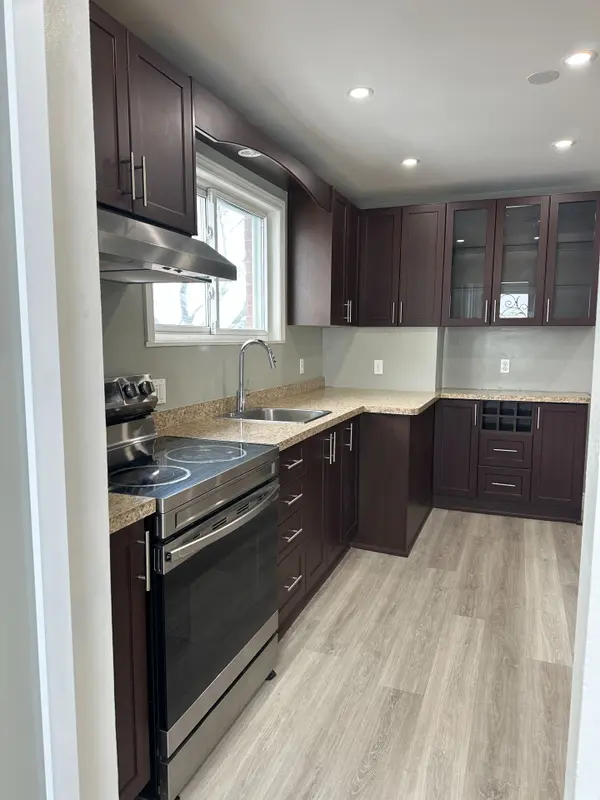 25 Ashwood CRES #Main Floor, Brampton, ON L6T 1M1