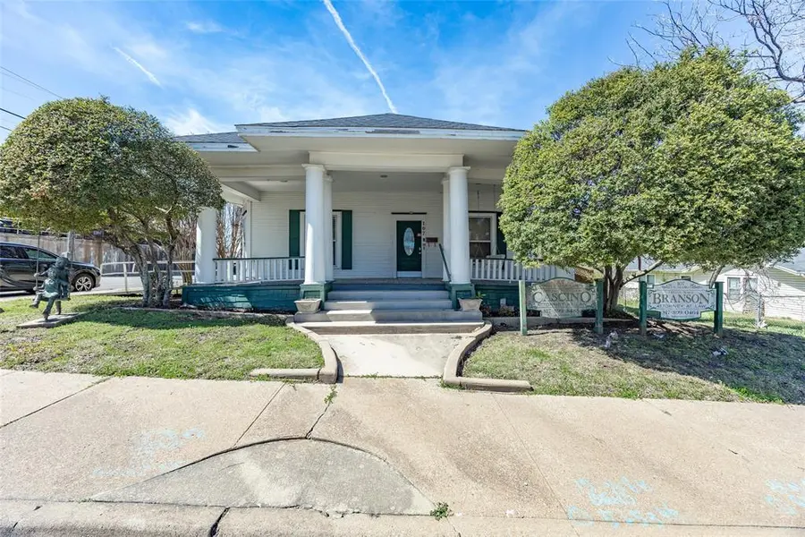 107 N Alamo Street, Weatherford, TX 76086