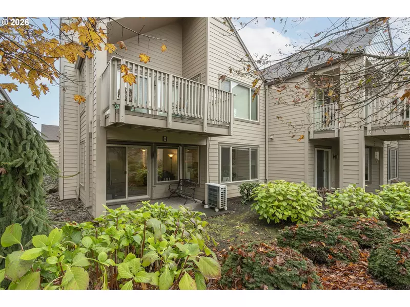 2518 SE BAYPOINT DR #L28, Vancouver, WA 98683