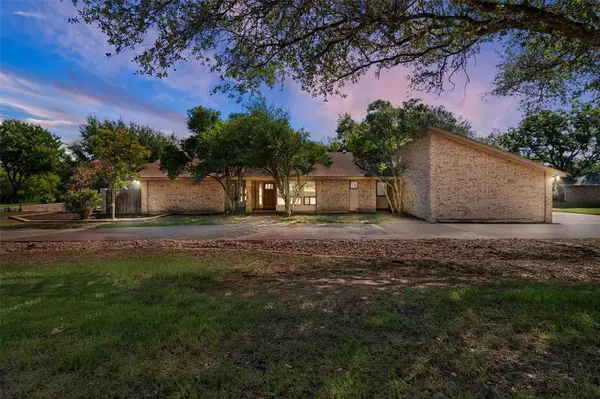 7508 Ravenswood Road, Granbury, TX 76049