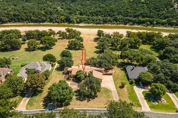 7508 Ravenswood Road, Granbury, TX 76049