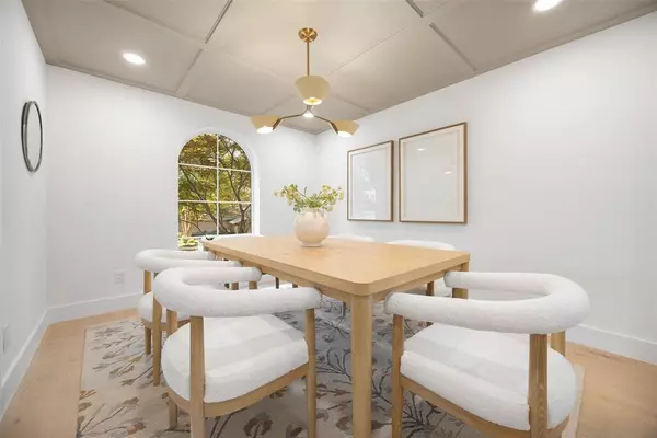 Dallas, TX 75238,9727 Dartridge Drive