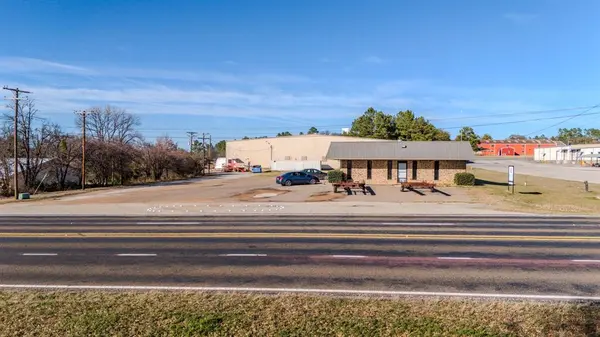 1391 Flat Creek Road, Athens, TX 75751