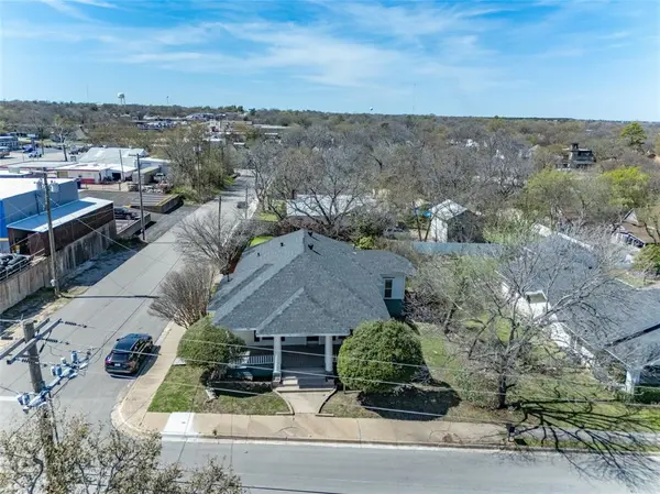 107 N Alamo Street, Weatherford, TX 76086