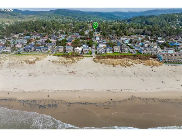 207 E VAN BUREN ST, Cannon Beach, OR 97110