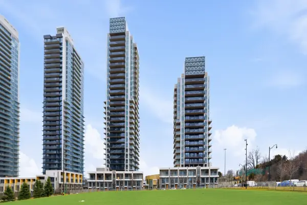 27 McMahon DR #815, Toronto C15, ON M2K 0J2