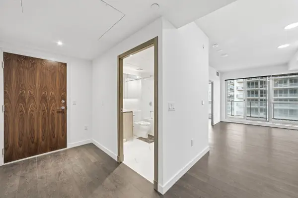 27 McMahon DR #815, Toronto C15, ON M2K 0J2